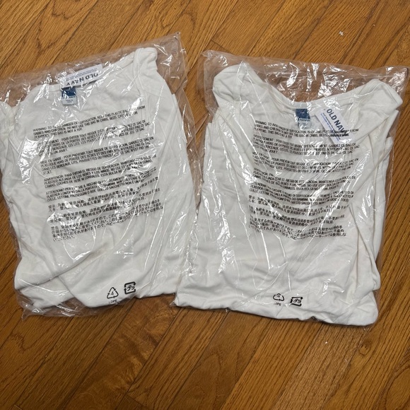 Old Navy Luxe V-Neck Slub Knit T-Shirt Bundle of Two Size Medium and Large - Picture 9 of 12